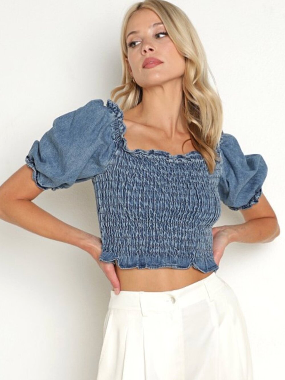 Levi's | Rey Smocked Short Sleeve Blouse in Freaky Friday
